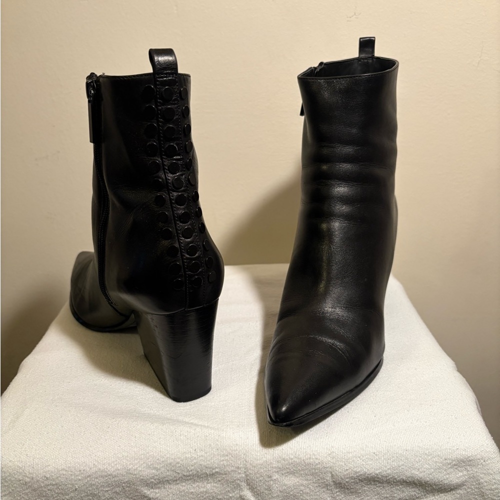 Kendall and Kylie Felix black leather bootie.